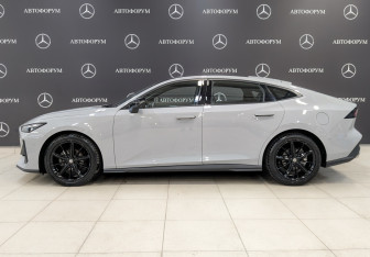 Подержанный автомобиль Changan UNI-V 2023 года (8 фото)