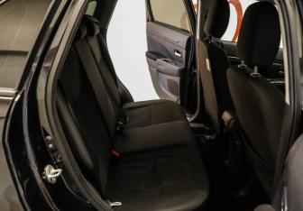 Подержанный автомобиль Mitsubishi ASX 2012 года (17 фото)