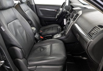 Подержанный автомобиль Chevrolet Captiva 2011 года (24 фото)