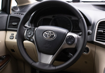 Подержанный автомобиль Toyota Venza 2013 года (15 фото)