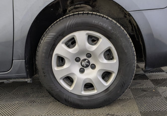 Подержанный автомобиль Peugeot Partner 2021 года (12 фото)