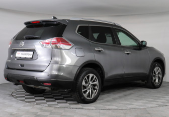 Подержанный автомобиль Nissan X-Trail 2018 года (11 фото)
