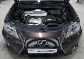Подержанный автомобиль Lexus ES 2014 года (9 фото)