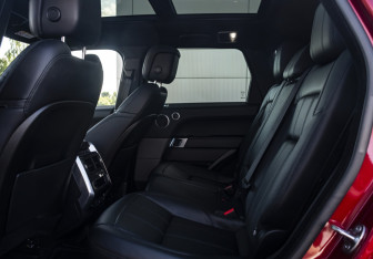 Подержанный автомобиль Land Rover Range Rover Sport 2018 года (17 фото)