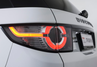 Подержанный автомобиль Land Rover Discovery Sport 2017 года (21 фото)