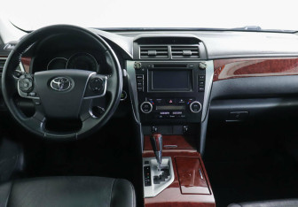 Подержанный автомобиль Toyota Camry Sedan 2013 года (6 фото)
