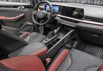 Подержанный автомобиль Geely Coolray 2024 года (10 фото)