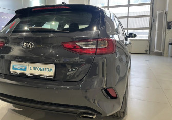 Подержанный автомобиль Kia Ceed Hatchback 2020 года (8 фото)