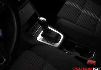 Подержанный автомобиль Volkswagen Tiguan 2011 года (17 фото)