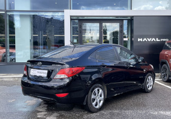 Подержанный автомобиль Hyundai Solaris Sedan 2013 года (5 фото)