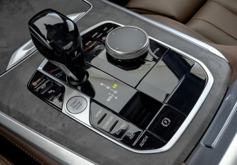 Подержанный автомобиль BMW X5 2021 года (30 фото)