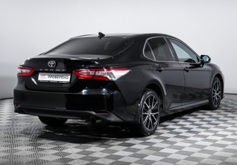 Подержанный автомобиль Toyota Camry Sedan 2021 года (5 фото)
