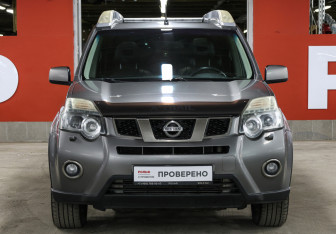 Подержанный автомобиль Nissan X-Trail 2011 года (2 фото)