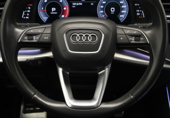 Подержанный автомобиль Audi Q7 2021 года (10 фото)