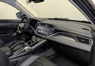 Подержанный автомобиль Geely Atlas Pro 2023 года (10 фото)