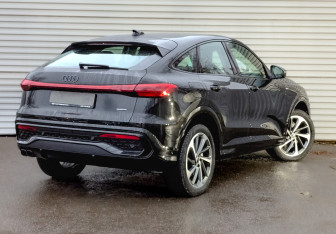 Новый Audi Q5 2025 (2 фото)