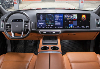 Подержанный автомобиль LiXiang L9 2023 года (15 фото)