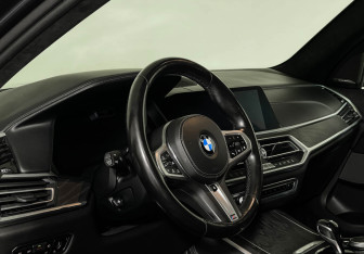Подержанный автомобиль BMW X7 2019 года (12 фото)