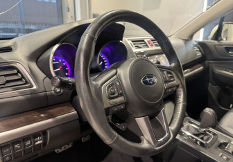 Подержанный автомобиль Subaru Outback Wagon 2017 года (13 фото)