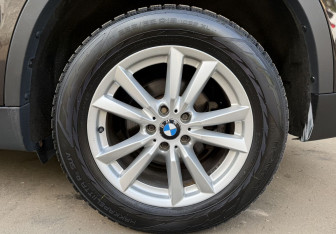 Подержанный автомобиль BMW X5 2015 года (9 фото)