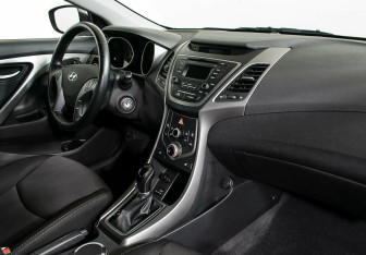 Подержанный автомобиль Hyundai Elantra Sedan 2015 года (10 фото)
