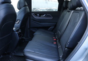 Подержанный автомобиль Chery Tiggo 9 2024 года (10 фото)