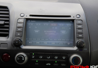 Подержанный автомобиль Honda Civic Sedan 2008 года (13 фото)