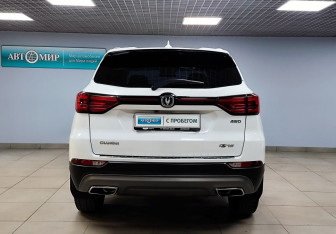 Подержанный автомобиль Changan CS75 2021 года (6 фото)