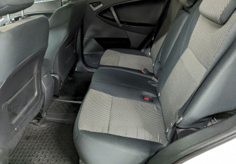 Подержанный автомобиль Geely Emgrand X7 2015 года (15 фото)