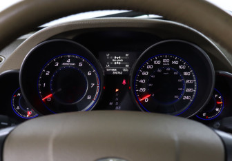 Подержанный автомобиль Acura MDX 2009 года (11 фото)