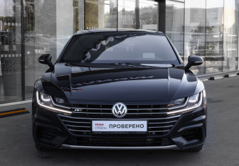 Подержанный автомобиль Volkswagen Arteon 2018 года (2 фото)