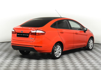 Подержанный автомобиль Ford Fiesta Sedan 2016 года (5 фото)