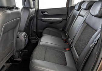 Подержанный автомобиль Peugeot 3008 2014 года (12 фото)