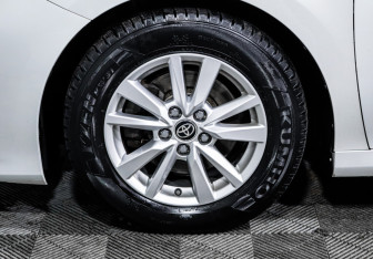 Подержанный автомобиль Toyota Camry Sedan 2020 года (15 фото)