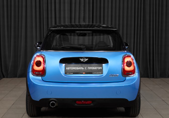 Подержанный автомобиль MINI Hatch 2018 года (5 фото)