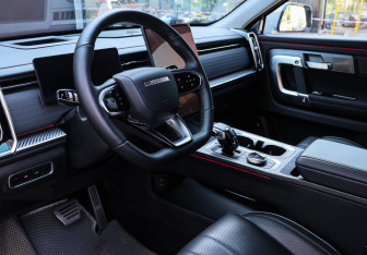 Подержанный автомобиль Jaecoo J7 2024 года (13 фото)