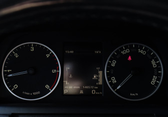 Подержанный автомобиль Land Rover Discovery 2014 года (9 фото)