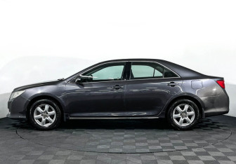 Подержанный автомобиль Toyota Camry Sedan 2012 года (8 фото)