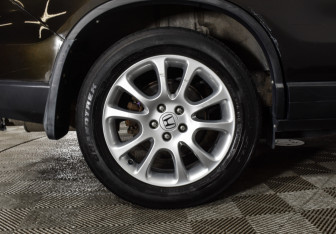 Подержанный автомобиль Honda CR-V 2008 года (11 фото)