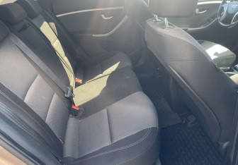 Подержанный автомобиль Hyundai i30 Wagon 2013 года (11 фото)
