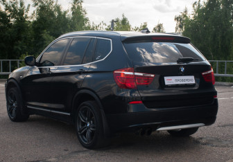 Подержанный автомобиль BMW X3 2010 года (7 фото)
