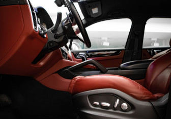 Подержанный автомобиль Porsche Cayenne 2021 года (22 фото)