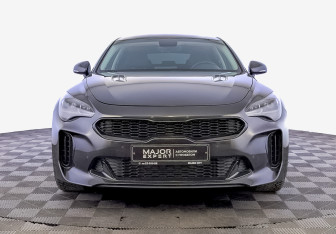 Подержанный автомобиль Kia Stinger 2023 года (2 фото)