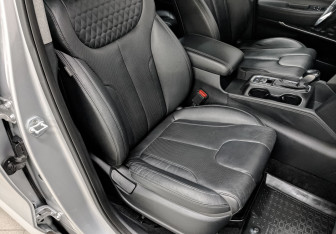 Подержанный автомобиль Hyundai Santa Fe 2018 года (21 фото)
