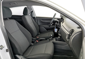 Подержанный автомобиль Kia Rio Hatchback 2019 года (23 фото)