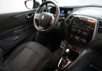 Подержанный автомобиль Renault Kaptur 2017 года (10 фото)