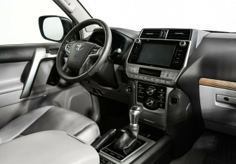 Подержанный автомобиль Toyota Land Cruiser Prado 2018 года (8 фото)