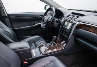 Подержанный автомобиль Toyota Camry Sedan 2016 года (10 фото)