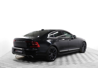 Подержанный автомобиль Volvo S90 2019 года (5 фото)