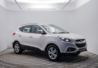 Подержанный автомобиль Hyundai ix35 2012 года (3 фото)